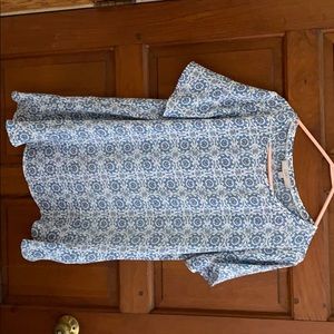 Size medium loft short sleeve flowy shirt.